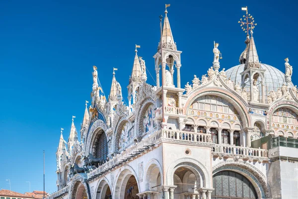 Famoso Edificio Catedral Patriarcal Basílica San Marcos Venecia Italia —  Fotos de Stock