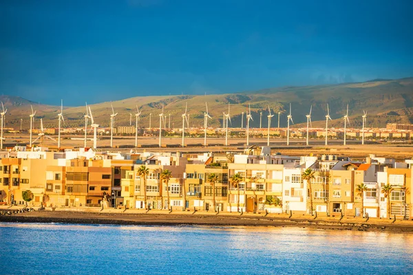 Turbinas eólicas en las islas Canarias —  Fotos de Stock