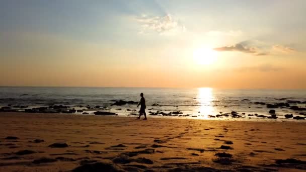 背景に太陽と海の時間経過の映像 — ストック動画