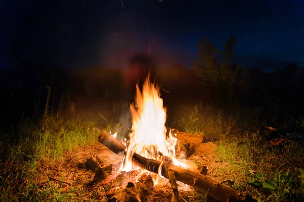 大火在橙色的篝火 — 图库照片