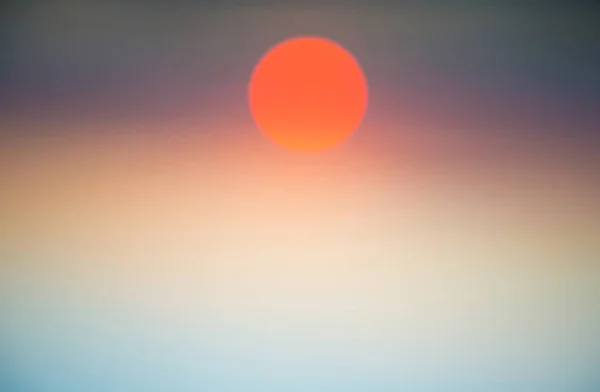 Gökyüzünün Gün Batımı Güneşinin Soyut Bulanık Görünümü Doğa Arka Planı — Stok fotoğraf