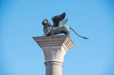 San Marko meydanında aslan heykeli
