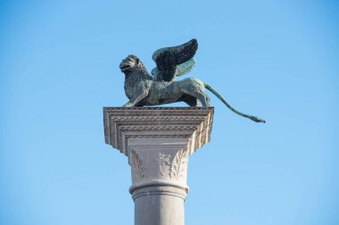 San Marko meydanında aslan heykeli