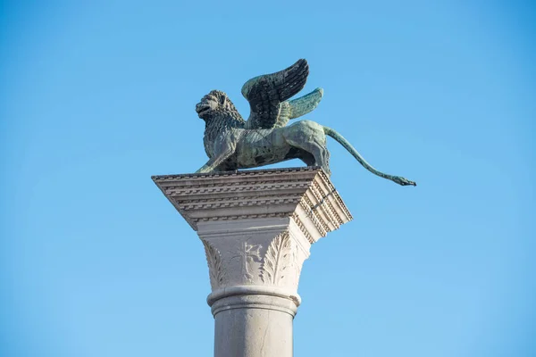 Lví socha na San Marko Square — Stock fotografie