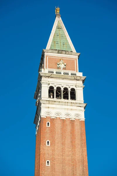 Kampanile baziliky svaté Marka v Benátkách — Stock fotografie