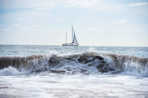 Seascape with white sailboat — Stock Photo, Image