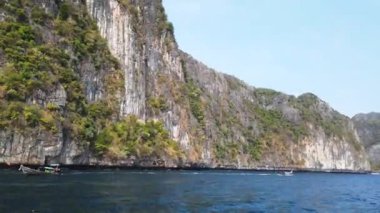 Tayland Phi Phi adasının panoramik görünümü 