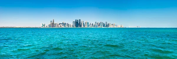 Panorama de la ciudad de Doha, Qatar centro — Foto de Stock