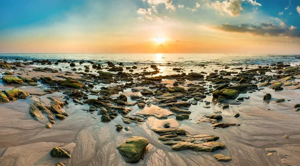 Sunset landscape with sand beach — ストック写真