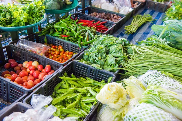 Asya pazarında taze sebzeler — Stok fotoğraf