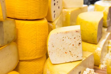 çeşitli peynir türleri