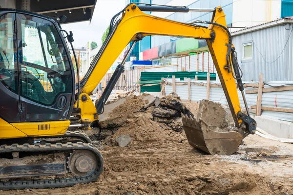 Bulldozer på byggarbetsplatsen — Stockfoto