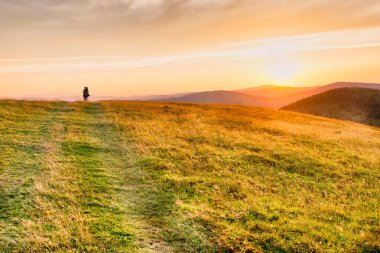 Dağlarda gün batımı