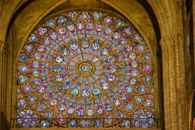 Notre-Dame de Paris Katedrali vitray penceresi