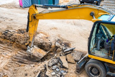 İnşaat alanında buldozer