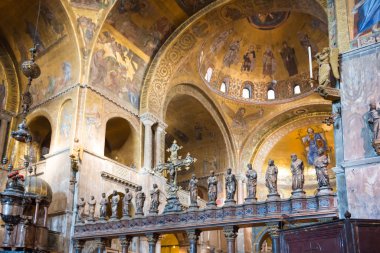 Venedik'teki Aziz Mark Bazilikası'nın içi