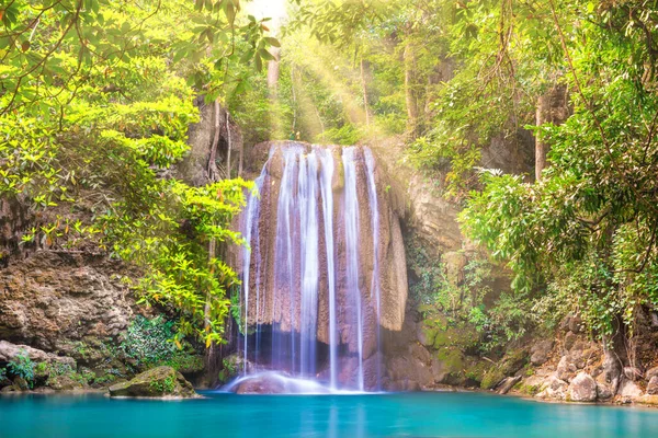 Belle Cascade Lac Émeraude Dans Forêt Verte Jungle Tropicale Paysage — Photo