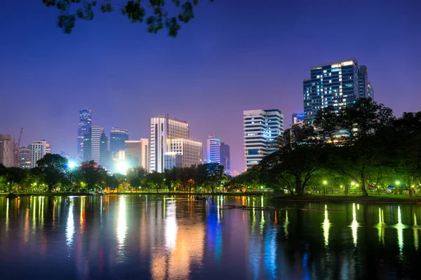 Architectuur Van Hoofdstad Landschap Nachtzicht Van Verlichte Wolkenkrabbers Gebouwen Skyline — Stockfoto