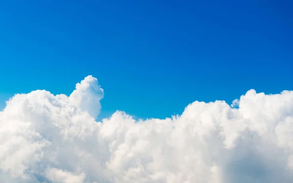 Nuvens Brancas Céu Azul Com Vista Aérea Acima Plano Natureza — Fotografia de Stock