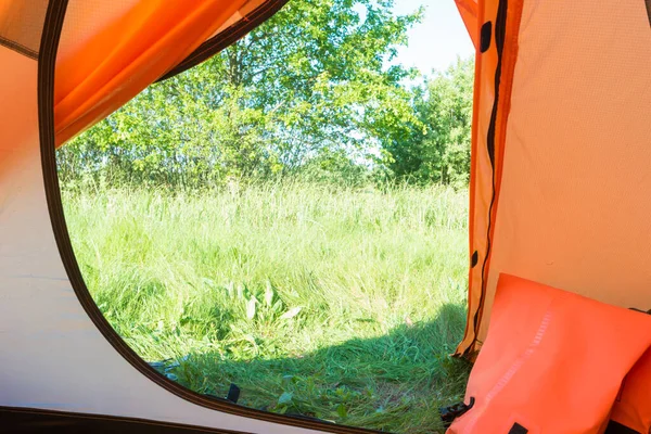 View Orange Tent Green Lawn Green Grass Forest — Stock Photo, Image