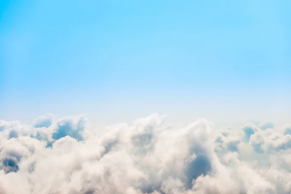 Nuvens Brancas Céu Azul Natute Fundo Azul — Fotografia de Stock