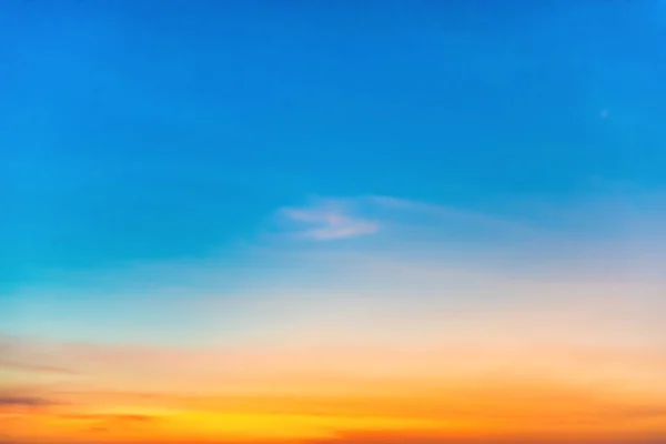 日落色彩斑斓的天空为日落的自然背景 — 图库照片
