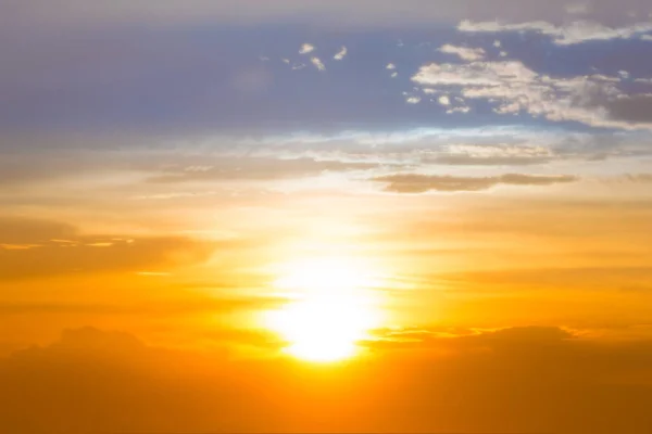 Dramatisk Solnedgång Med Färgglad Röd Och Blå Himmel — Stockfoto