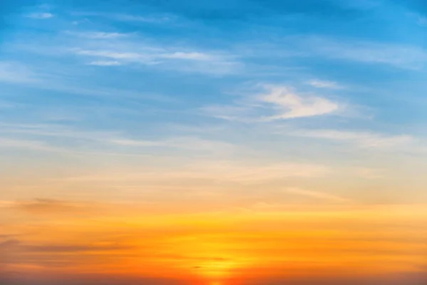 Günbatımı Için Gün Batımı Renkli Gökyüzü Doğa Arkaplanı — Stok fotoğraf