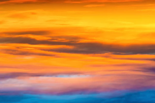 Coucher Soleil Ciel Dramatique Avec Des Nuages Colorés Comme Fond — Photo