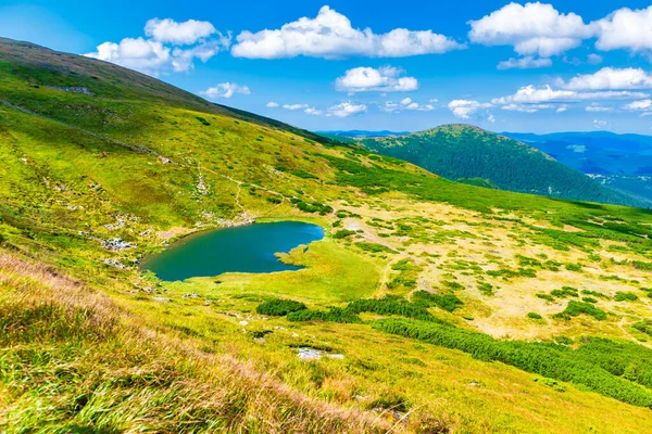 Blauw Meerlandschap Bergen Met Blauw Water — Stockfoto