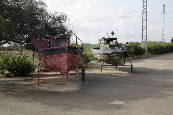 Старі човни залишили Рота — стокове фото