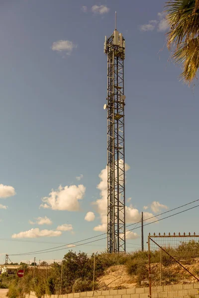 Mobile phone mast — Stock Photo, Image