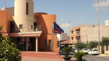 Yerel yönetim ofisi ve belediye binası