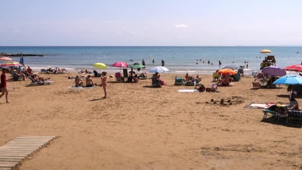 Cena de praia espanhola — Vídeo de Stock