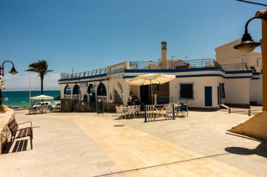 Barlar ve Restoranlar
