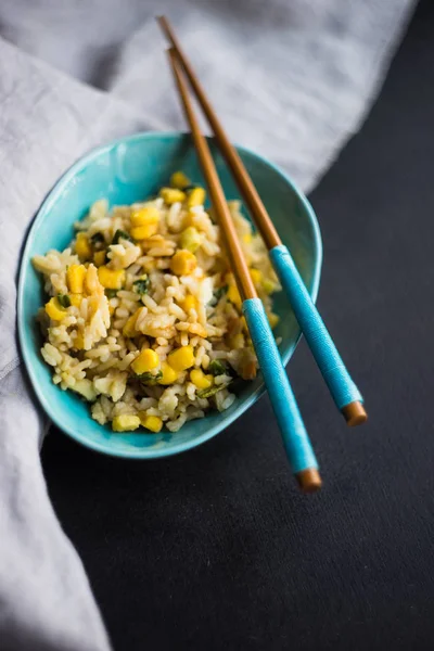 Concepto Ooc Saludable Con Arroz Verduras Mesa Madera Oscura Con — Foto de Stock