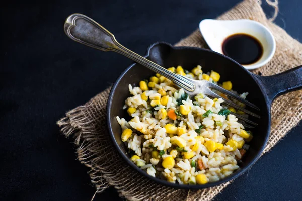 Concepto Ooc Saludable Con Arroz Verduras Mesa Madera Oscura Con — Foto de Stock