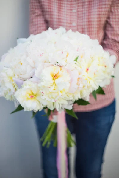 Hermoso Ramo Novia Con Flores Peonía Blanca — Foto de Stock