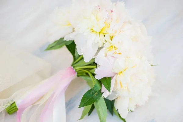 Hermoso Ramo Novia Con Flores Peonía Blanca —  Fotos de Stock