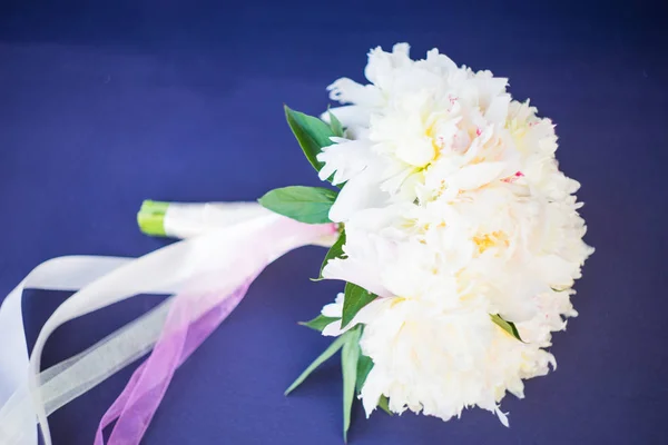 Bellissimo Bouquet Sposa Con Fiori Peonia Bianchi — Foto Stock