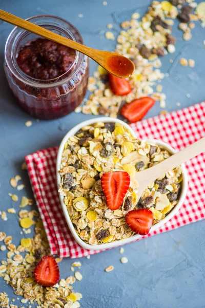 Healthy Breakfast Concept Oatmeals Strawberries Concrete Table — Stock Photo, Image