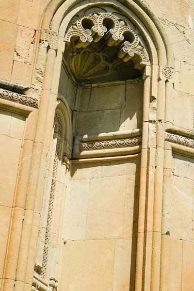 Περίφημο Αρχιτεκτονικό Αξιοθέατο Ορθόδοξος Καθεδρικός Ναός Ertatsminda Καταρρέει Στα Αντιμαχόμενα — Φωτογραφία Αρχείου