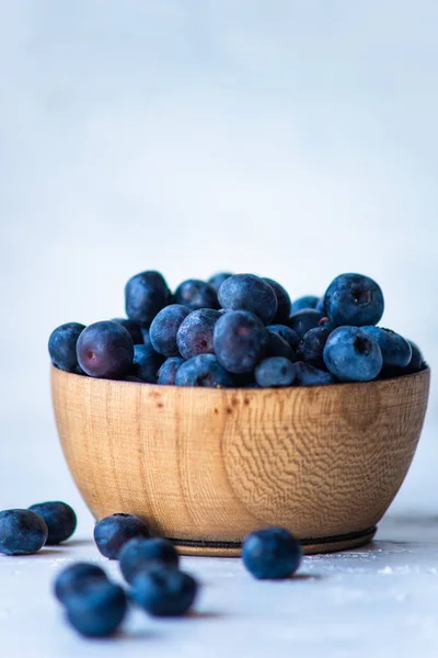 Blue Berries Bowl White Concrete Background Copy Space — Stock Photo, Image