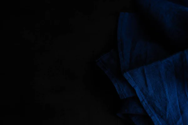Toalla Cocina Vintage Azul Oscuro Sobre Mesa Madera Oscura Con — Foto de Stock