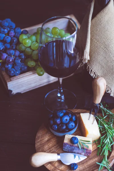 Conceito Queijo Com Famoso Queijo Suluguni Georgiano Vinho Saperavi Com — Fotografia de Stock