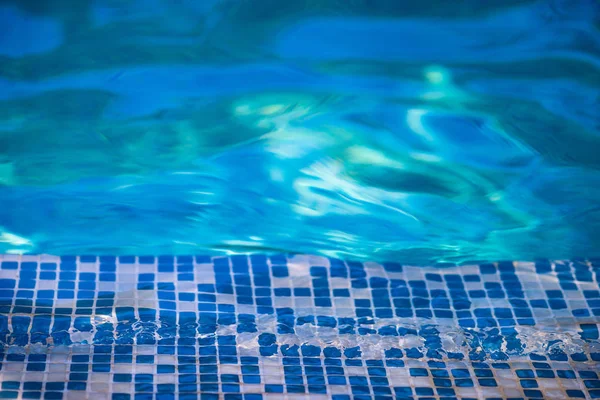 Tarjeta Vacaciones Verano Con Piscina Aire Libre Con Agua Azul —  Fotos de Stock