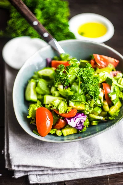 Oraganic Vegetable Salad Lettuce Cucumber Cherry Tomatoes Flax Seeds Rustic — Stock Photo, Image