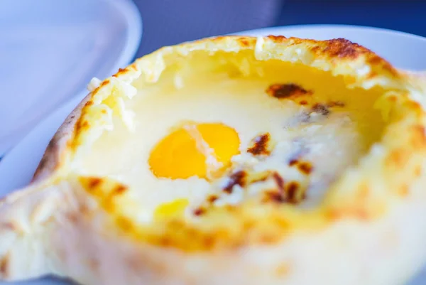 Ajarian Adjaruli Khachapuri Filled Cheese Topped Raw Egg Butter Traditional — Stock Photo, Image