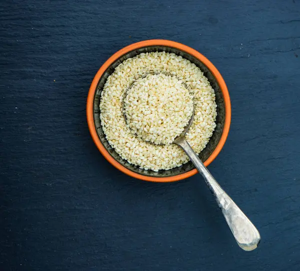 Organic Superfood Ingredient Sesame Seeds Black Background Copy Space — Stock Photo, Image