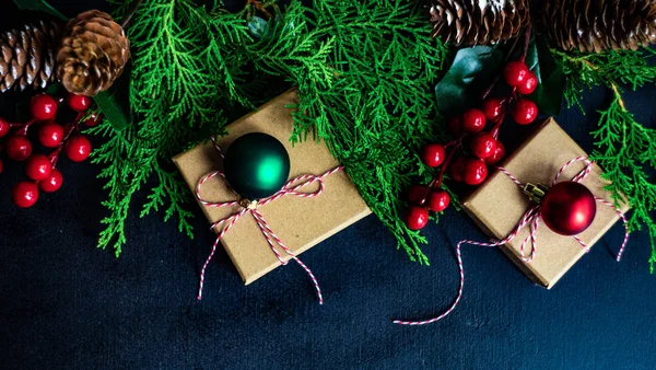 Marco Navidad Con Cajas Regalo Decoración Navidad Pizarra Con Espacio —  Fotos de Stock